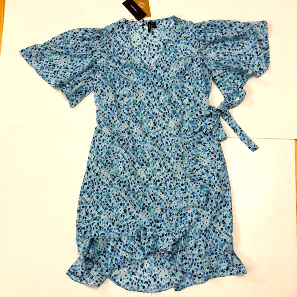 Vero Moda M Dress Blue Floral Wrap Ruffle Adjustable Ribbon Excellent Brand new